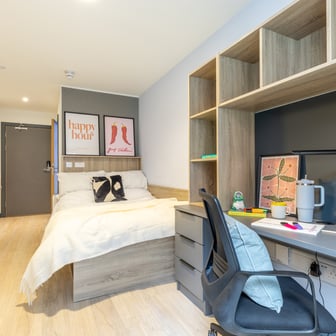 Deluxe En Suite - Image 2